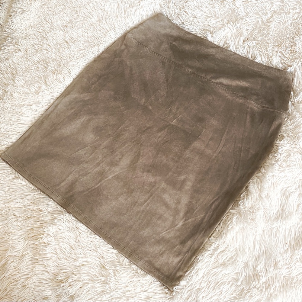 ❌SOLD❌NWT XL Athena Marie Beige Tummy Control Skir